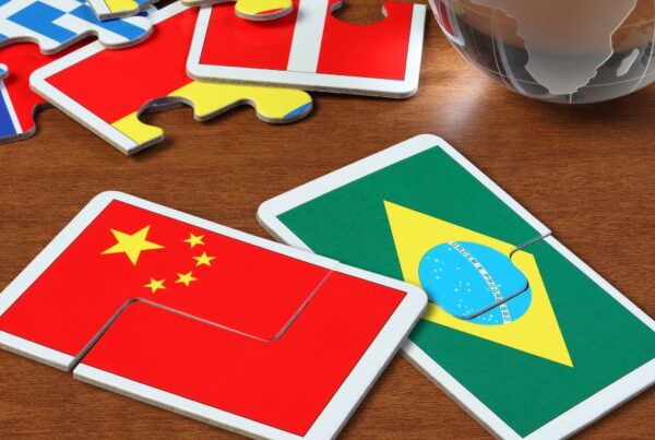 Acordo Brasil e China - o que os especialistas dizem sobre o movimento de desdolarização nacional