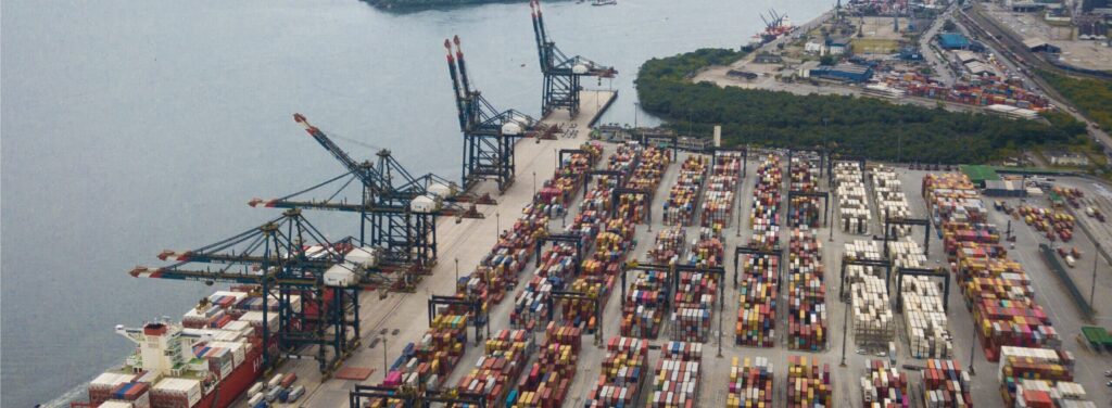 Terminal de carga localizado em Santos SP 1